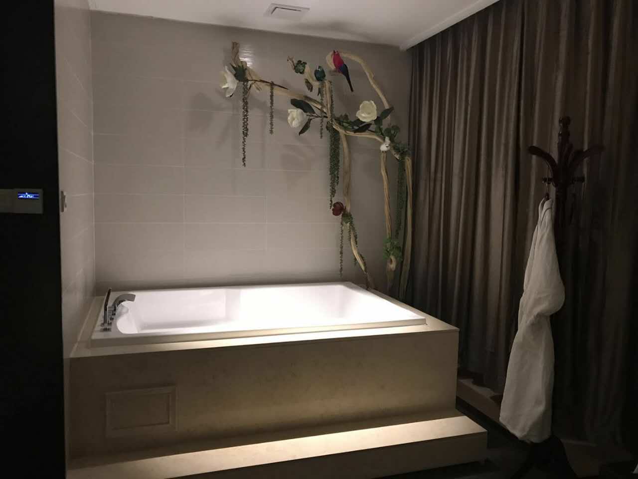 凌晨带客户去成都高端洗浴日式会馆，体验之后流连忘返。